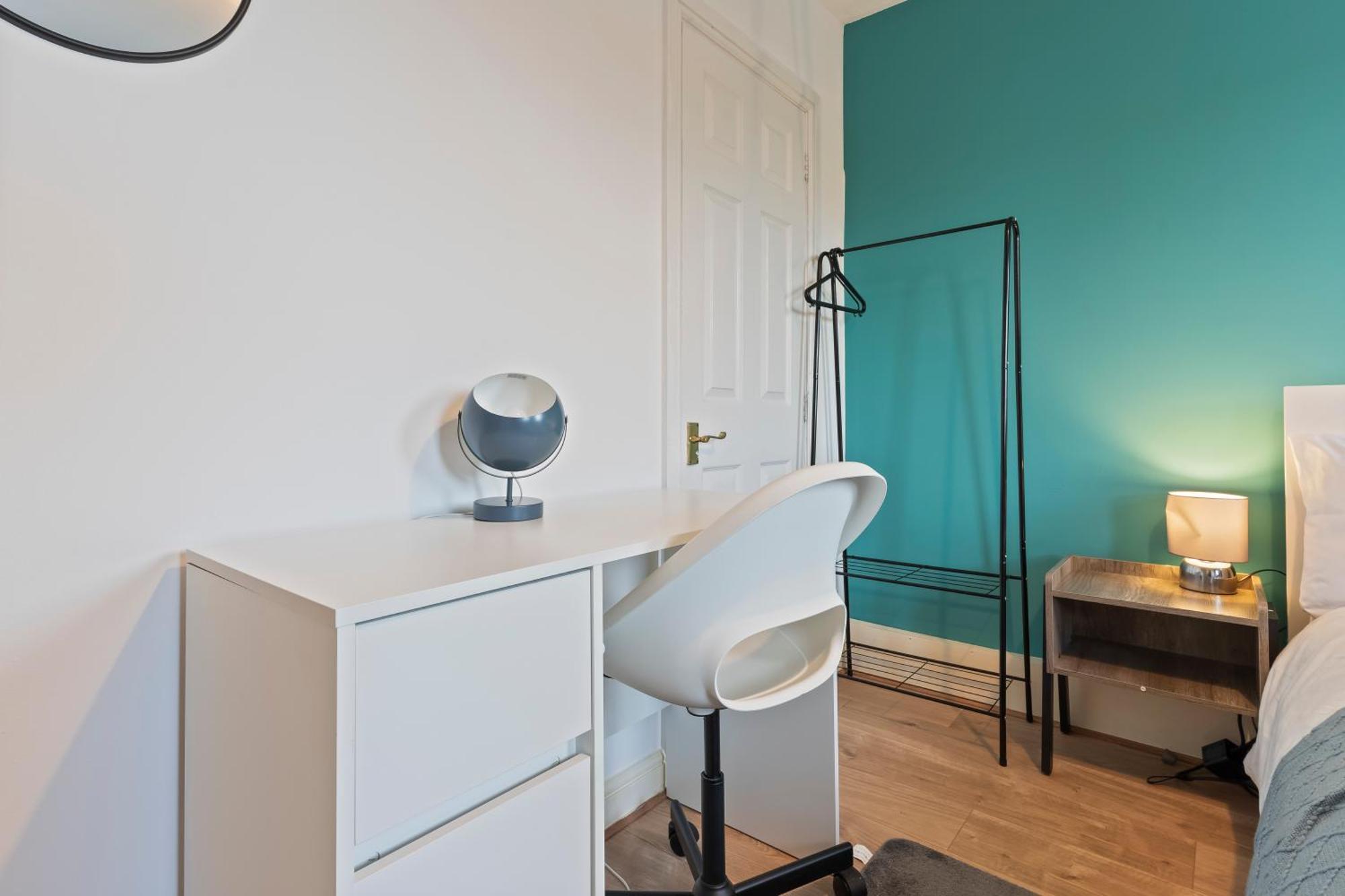 Lovely 4Br House In The City With Parking London Exterior foto